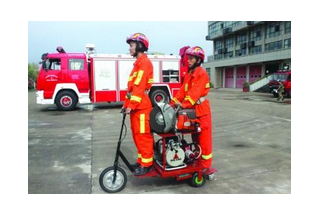 連云港消防發(fā)明人員器材攜行車， 利于及時(shí)救援