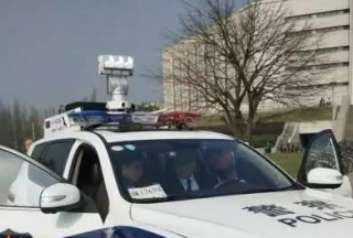 【亮點(diǎn)】現(xiàn)代超智能，人臉識(shí)別“神奇”警用車