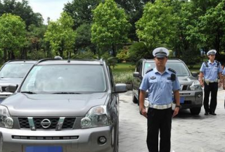 【亮點】廣州交警出動“隱形戰車” 裝備精良交通違法行為無處遁逃
