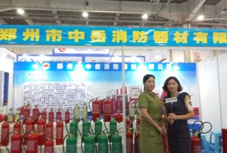 【視頻專訪】鄭州市中岳消防器材有限公司劉月菊經理天津國際應急展正在接受公共安全裝備網專訪