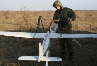 俄軍在敘測試電子戰無人機:可遠程控制敵人手機