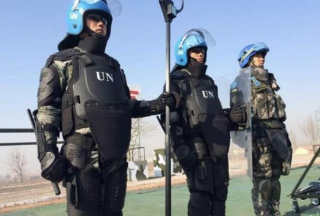 為何中國解放軍很少用防彈衣，警察卻要人人佩戴，原因其實很簡單