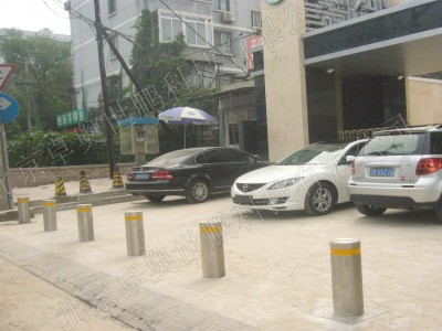 供應(yīng)出入口阻車器